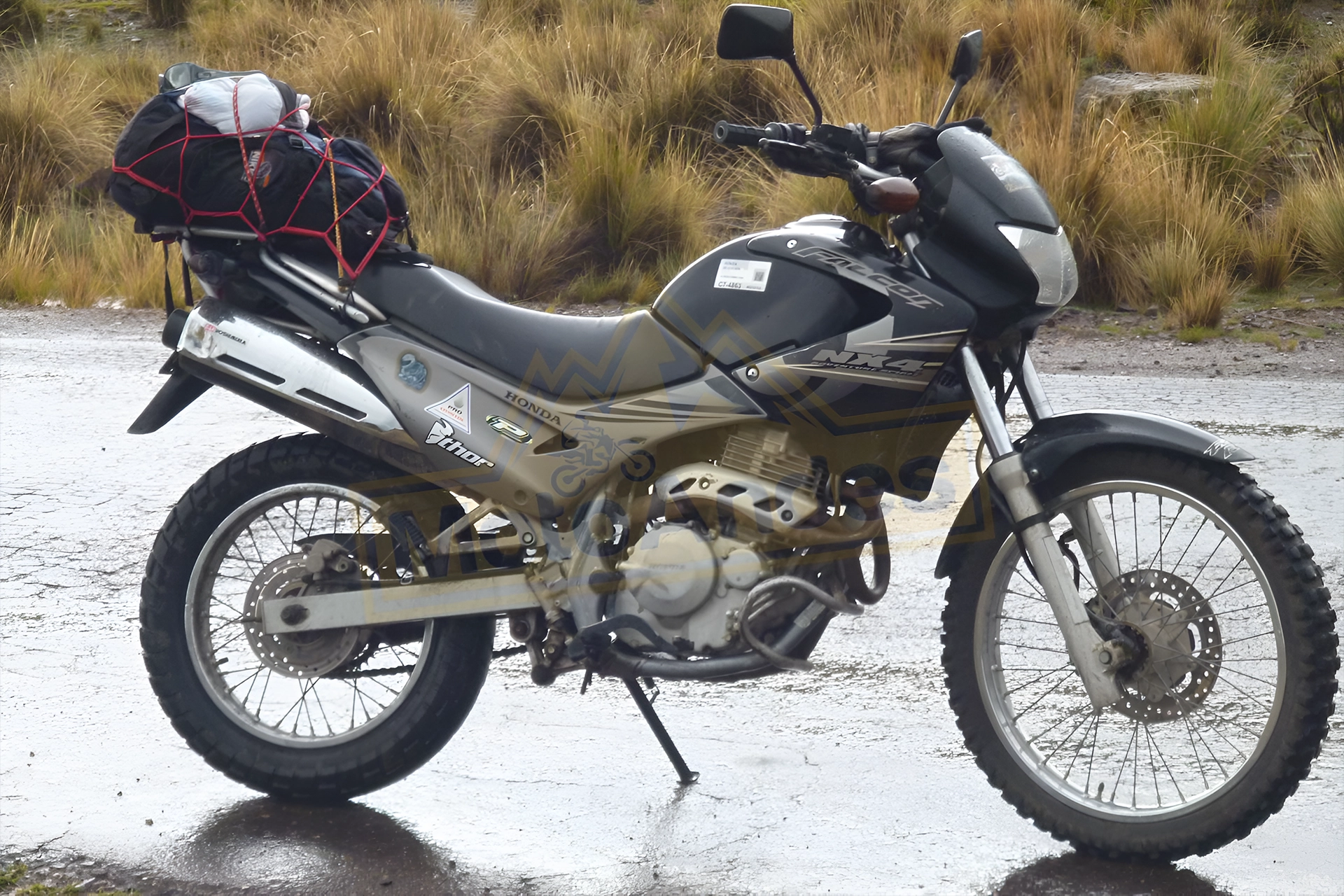 Motocicleta Honda Falcon400